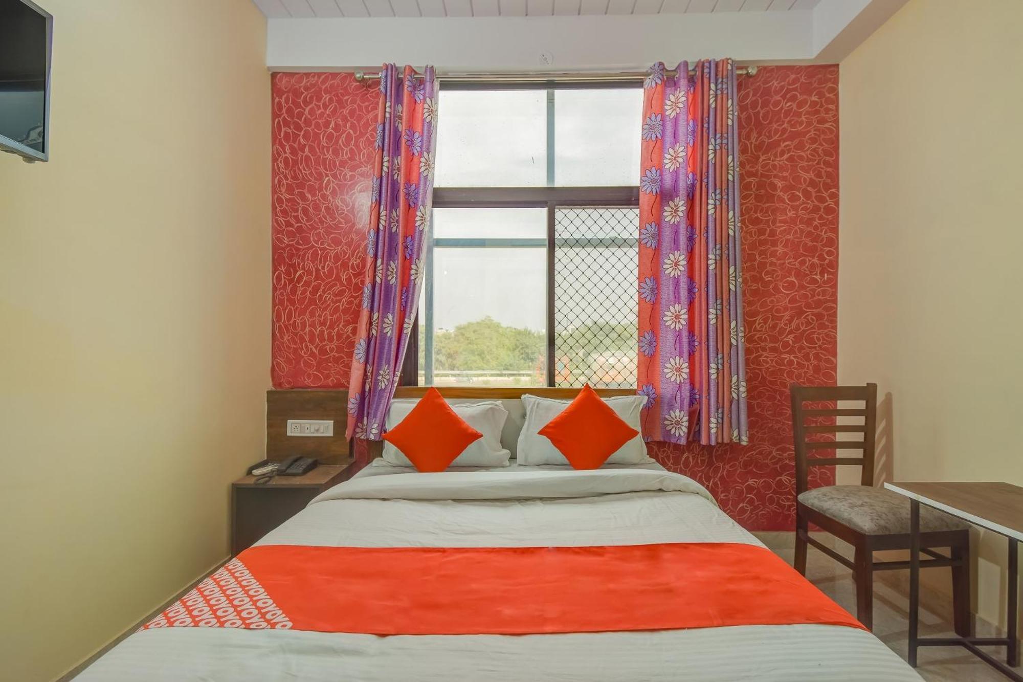 Hotel O Royal Blue Джайпур Екстериор снимка