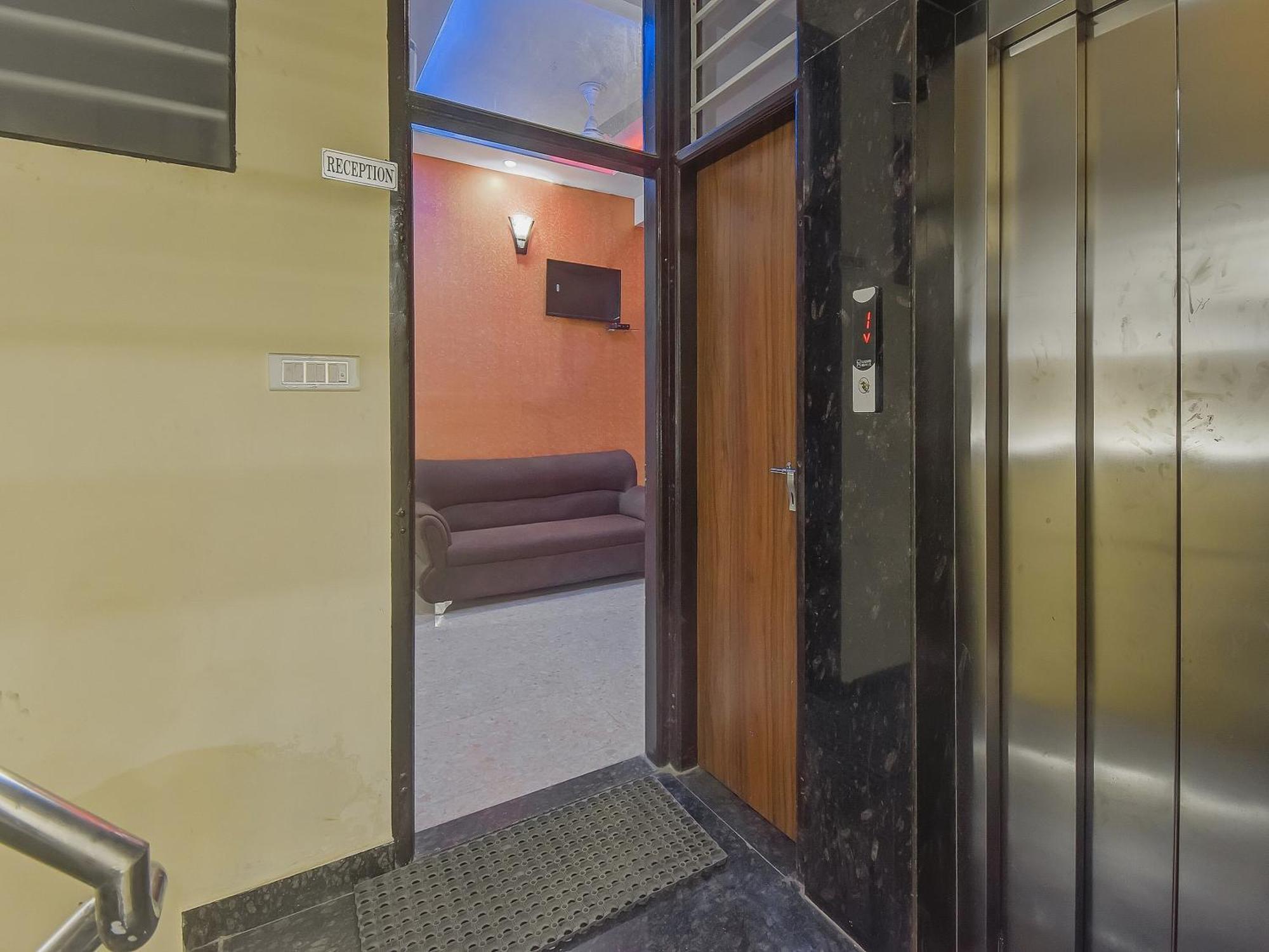 Hotel O Royal Blue Джайпур Екстериор снимка
